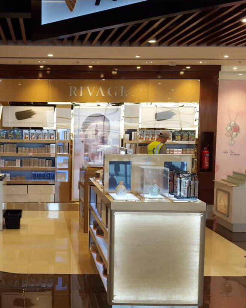 تنفيذ ديكور Amman Duty Free | إدارة وتنفيذ متجر تجاري